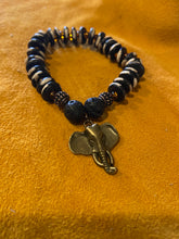 Load image into Gallery viewer, Strength, courage and wisdom (Made by Mu)