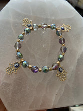 Load image into Gallery viewer, Golden Hands of Fatima bracelet
